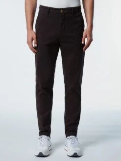 Defender Eco Gabardine Chinos -North Sails Apparel hi res 673041 0341 msfront1