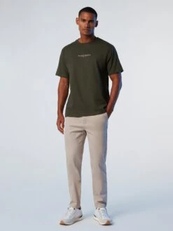 Defender Eco Gabardine Chinos -North Sails Apparel hi res 673041 0919 msfront2