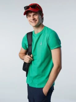 T-shirt With Felt Patch 35 T-shirt With Felt Patch -North Sails Apparel hi res 692812 0412 msfront2